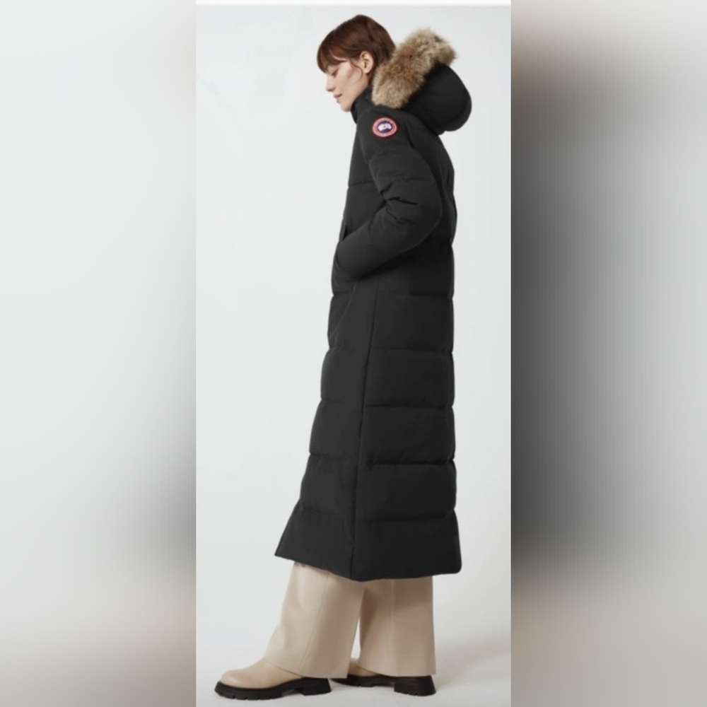 Canada Goose Women's Long Black Puffer Jacket